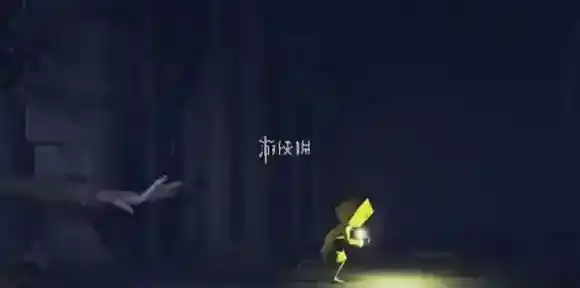 小小梦魇旋转手电筒怎么玩-小小梦魇旋转手电筒教学